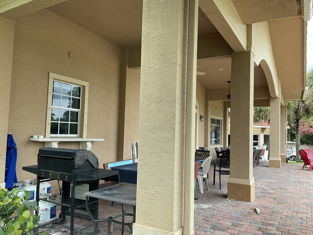 Painted stucco loggia and column