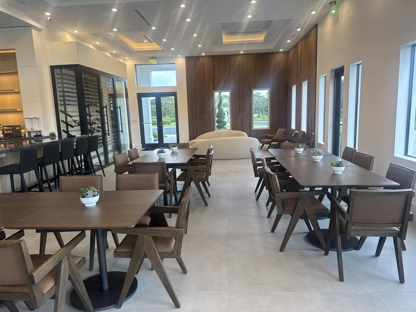 Country club dining hall, fresh interior coat